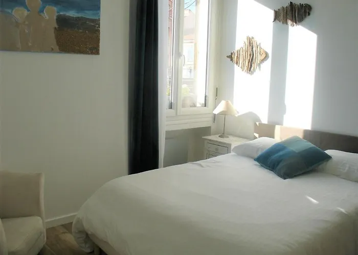 Ausoleil 2 Pieces Cosy Ensoleillé, à Pied, 50 M Du Vieux Port * Saint-Raphaël